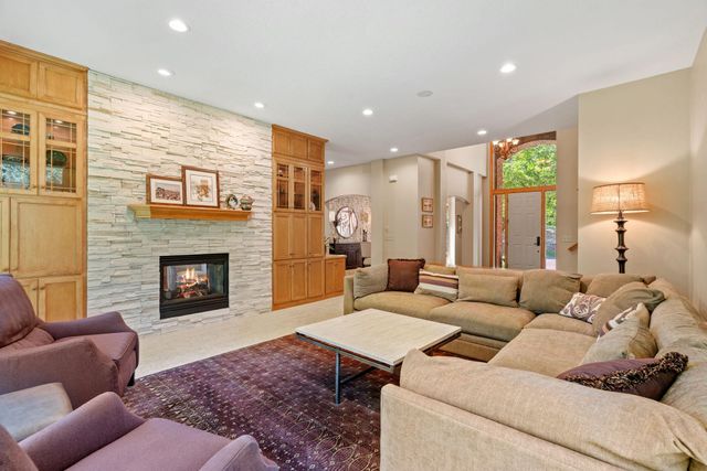 720 Timber Lane, Shoreview, MN 55126