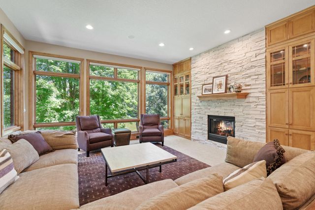 720 Timber Lane, Shoreview, MN 55126