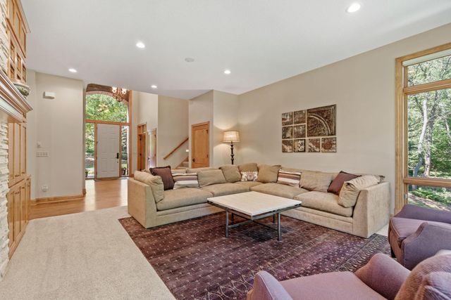 720 Timber Lane, Shoreview, MN 55126