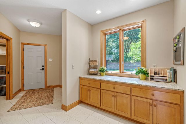 720 Timber Lane, Shoreview, MN 55126