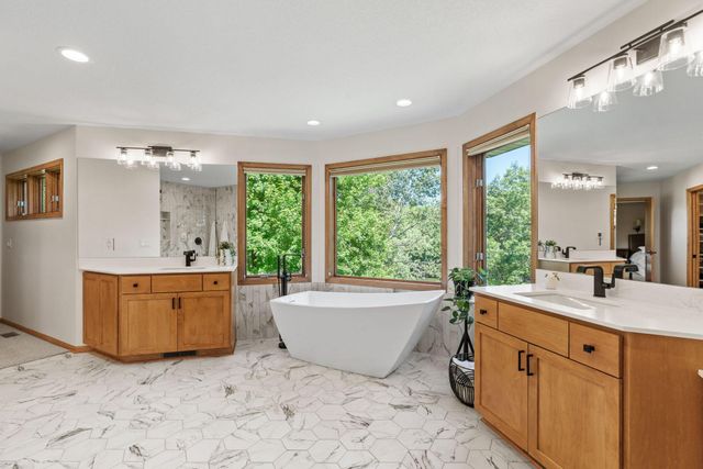 720 Timber Lane, Shoreview, MN 55126