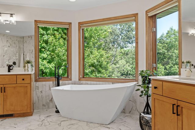720 Timber Lane, Shoreview, MN 55126