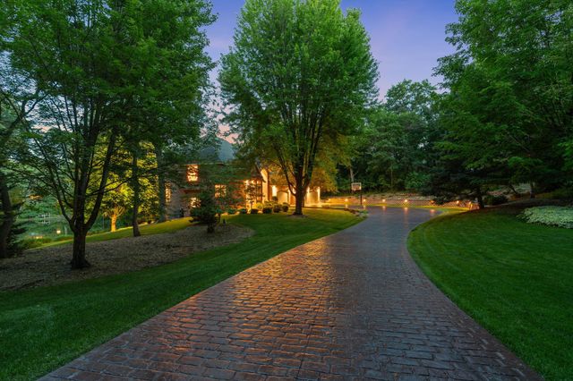 720 Timber Lane, Shoreview, MN 55126
