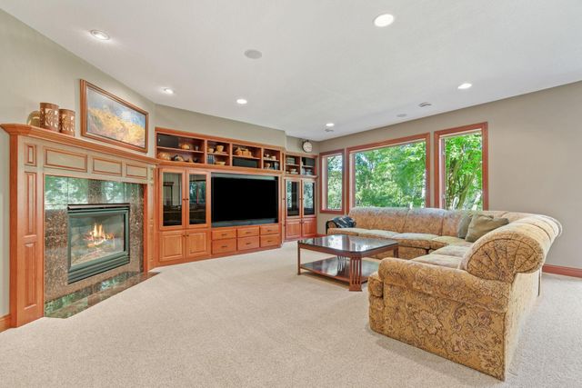 720 Timber Lane, Shoreview, MN 55126