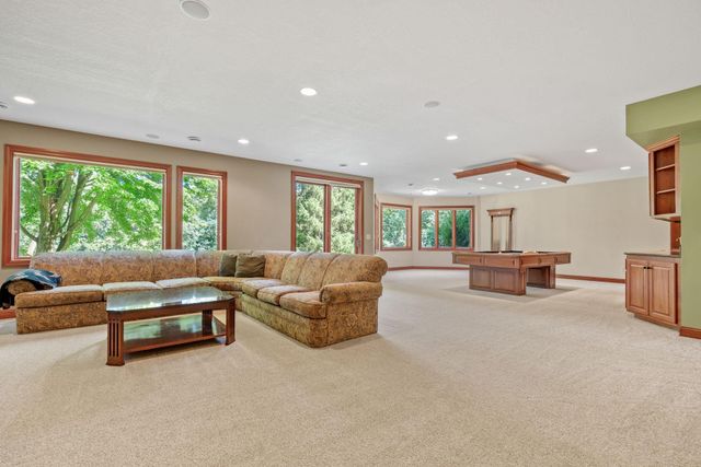 720 Timber Lane, Shoreview, MN 55126