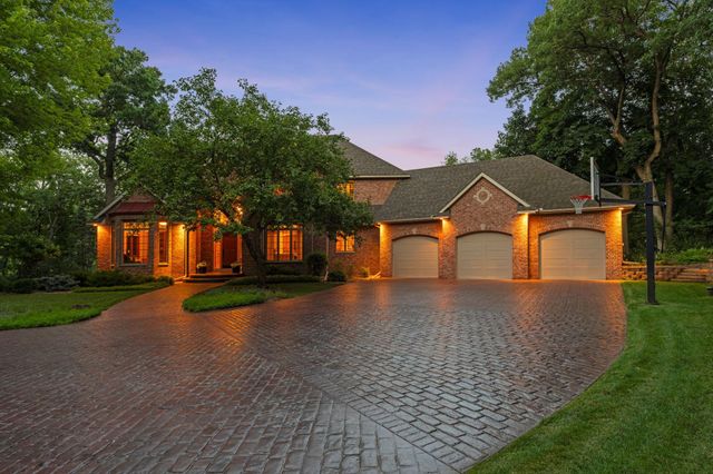 720 Timber Lane, Shoreview, MN 55126
