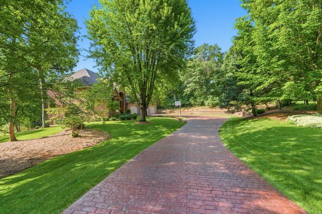 720 Timber Lane, Shoreview, MN 55126
