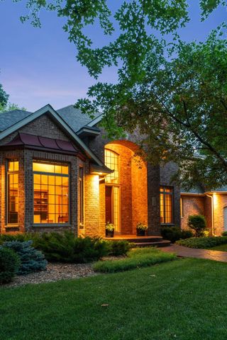 720 Timber Lane, Shoreview, MN 55126