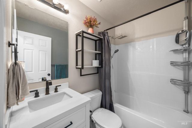 343 E Joshua Tree, Meridian, ID 83646