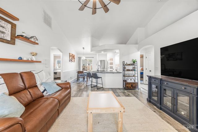 343 E Joshua Tree, Meridian, ID 83646