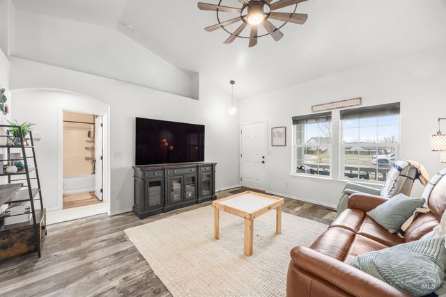 343 E Joshua Tree, Meridian, ID 83646