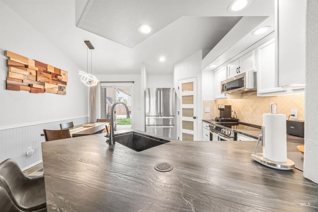 343 E Joshua Tree, Meridian, ID 83646