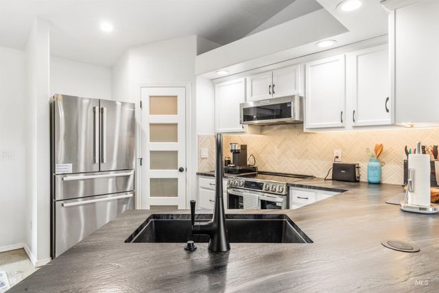 343 E Joshua Tree, Meridian, ID 83646