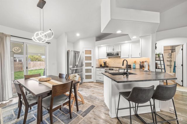 343 E Joshua Tree, Meridian, ID 83646