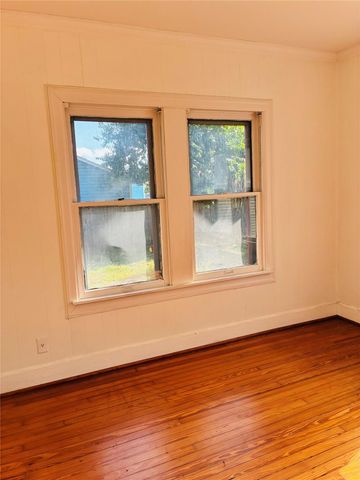 702 Caplin Street, Houston, TX 77022