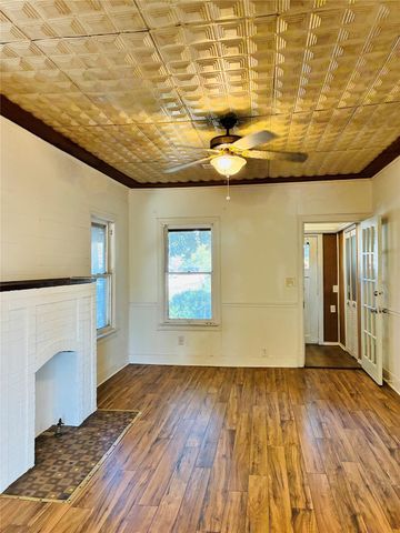 702 Caplin Street, Houston, TX 77022