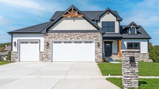 10085 Beacon Pointe Court, Cedar Lake, IN 46303