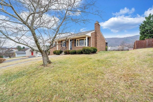 5030 Jonathan LN, Roanoke, VA 24019