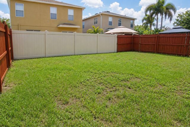 17446 QUEENSLAND STREET, Land O Lakes, FL 34638