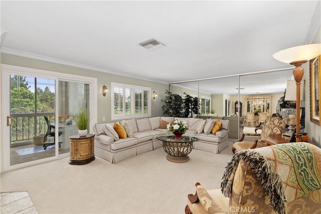 5515 Paseo Del Lago W 1D, Laguna Woods, CA 92637