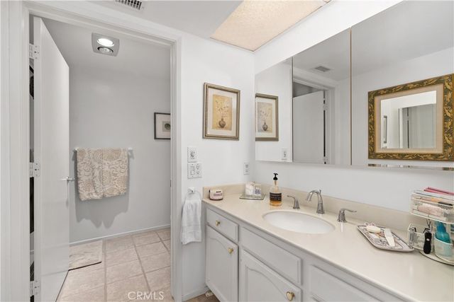 5515 Paseo Del Lago W 1D, Laguna Woods, CA 92637