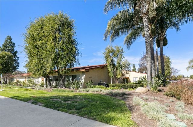 5515 Paseo Del Lago W 1D, Laguna Woods, CA 92637