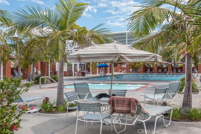 5515 Paseo Del Lago W 1D, Laguna Woods, CA 92637