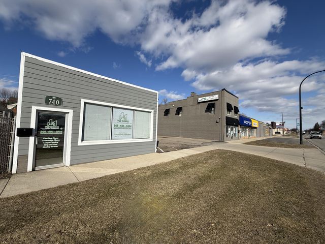 728 W 11 Mile Road, Madison Heights, MI 48071