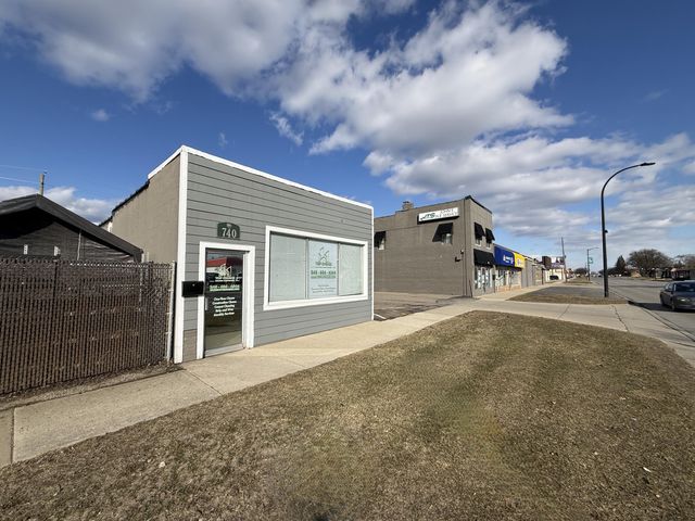 728 W 11 Mile Road, Madison Heights, MI 48071