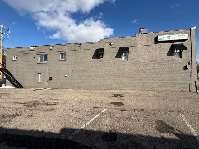 728 W 11 Mile Road, Madison Heights, MI 48071