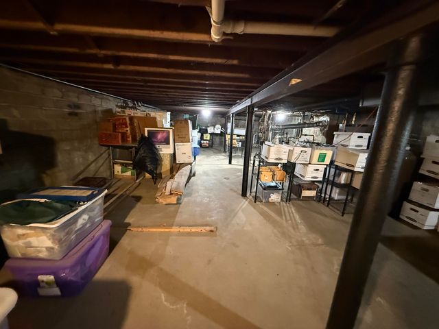 728 W 11 Mile Road, Madison Heights, MI 48071