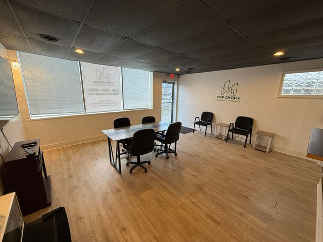 728 W 11 Mile Road, Madison Heights, MI 48071