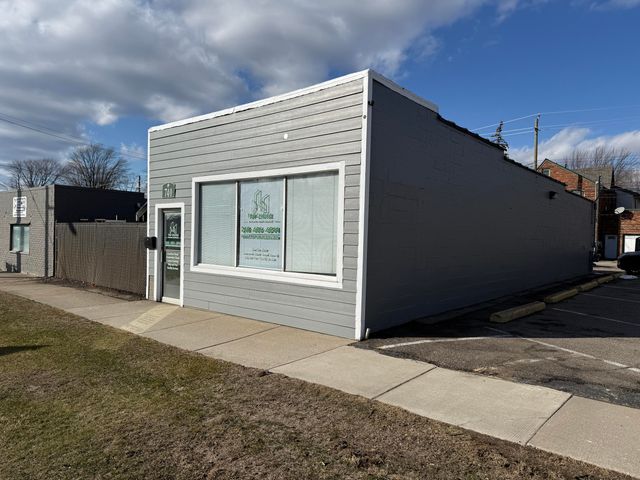 728 W 11 Mile Road, Madison Heights, MI 48071