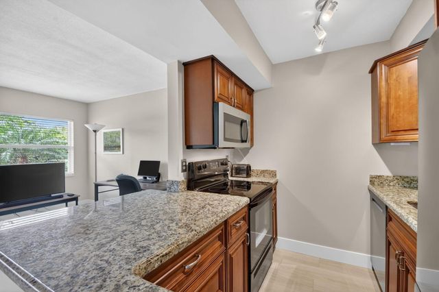 5520 N Ocean Boulevard N 110, Ocean Ridge, FL 33435