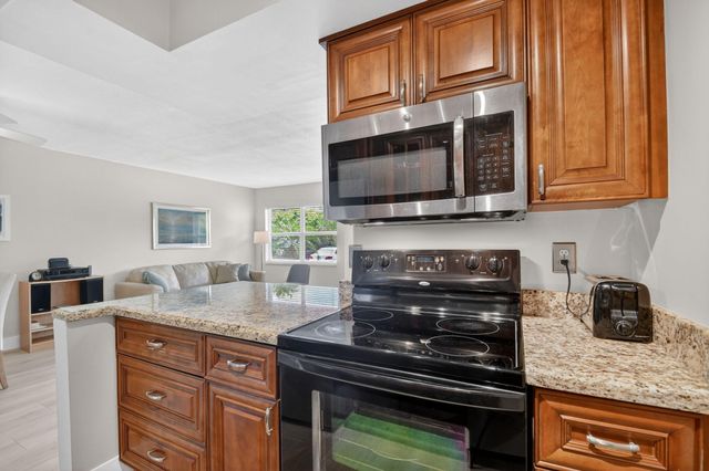 5520 N Ocean Boulevard N 110, Ocean Ridge, FL 33435