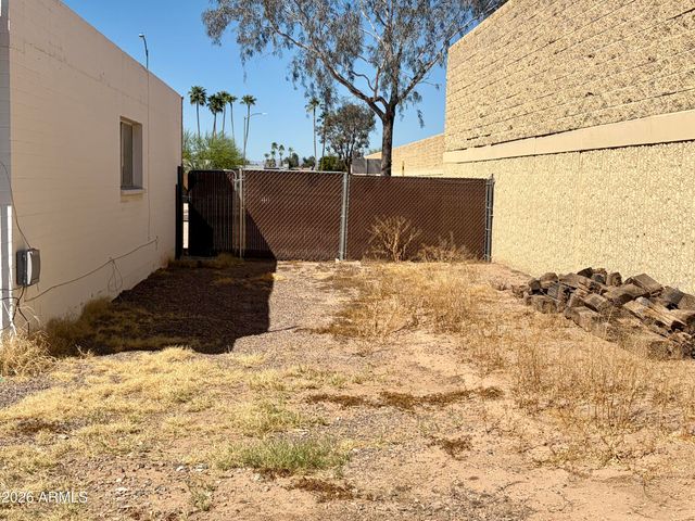 3329 E CHARTER OAK Road, Phoenix, AZ 85032