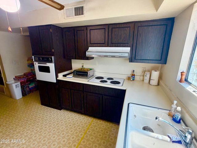 3329 E CHARTER OAK Road, Phoenix, AZ 85032