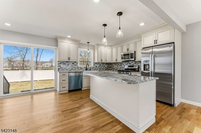 109 Pearl Pl, Dunellen Boro, NJ 08812