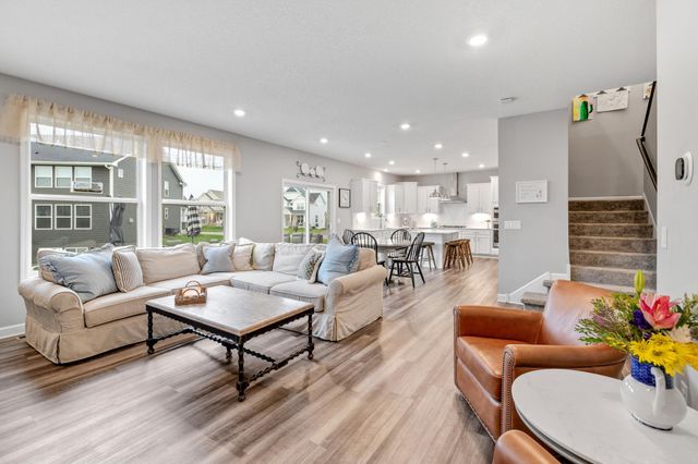 6439 Alvina Court, Inver Grove Heights, MN 55077