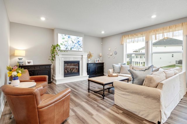 6439 Alvina Court, Inver Grove Heights, MN 55077