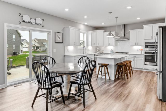 6439 Alvina Court, Inver Grove Heights, MN 55077