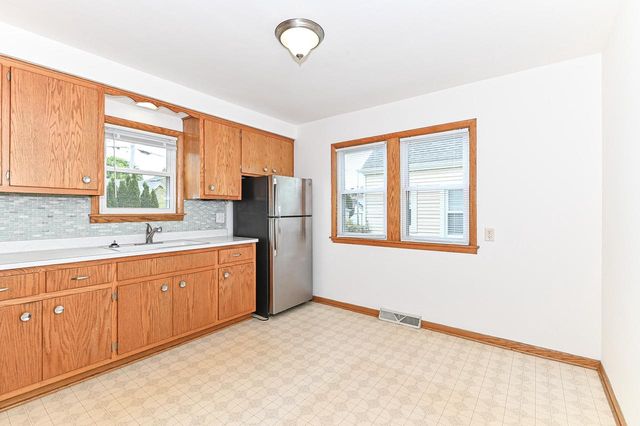 3120 S Austin STREET, Milwaukee, WI 53207