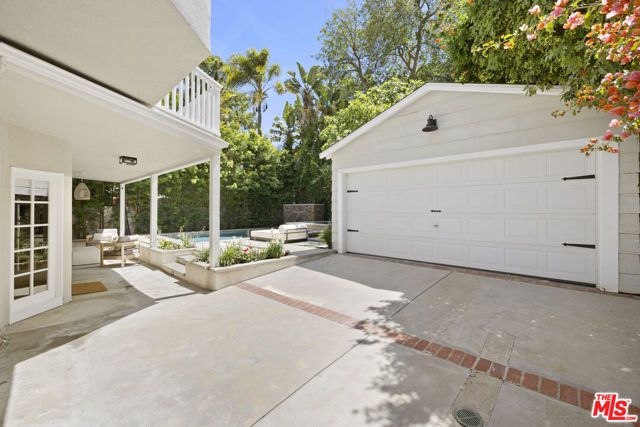 14640 Tustin Street, Sherman Oaks, CA 91403