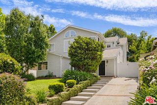 14640 Tustin Street, Sherman Oaks, CA 91403