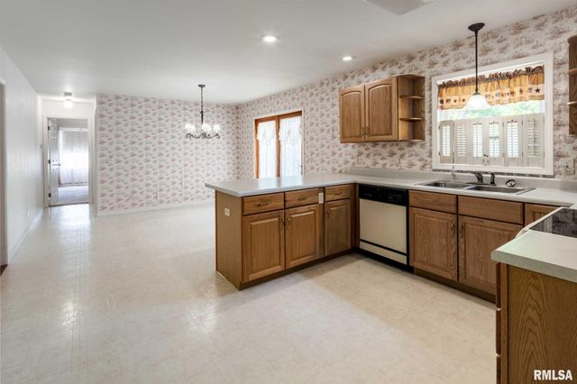 304 Bogie Drive, Herrin, IL 62948