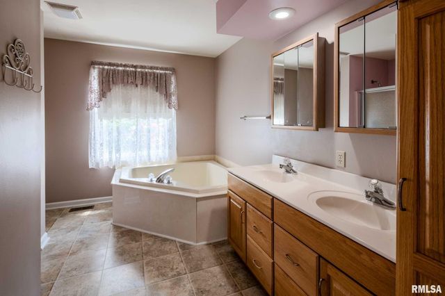 304 Bogie Drive, Herrin, IL 62948