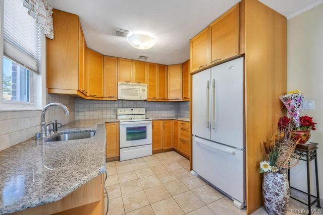 2625 Cypress Avenue, East Meadow, NY 11554