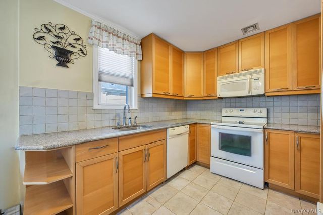 2625 Cypress Avenue, East Meadow, NY 11554