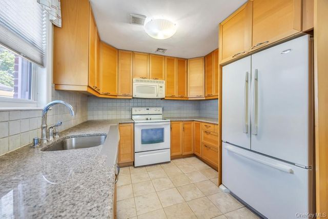 2625 Cypress Avenue, East Meadow, NY 11554