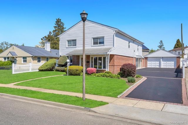 2625 Cypress Avenue, East Meadow, NY 11554